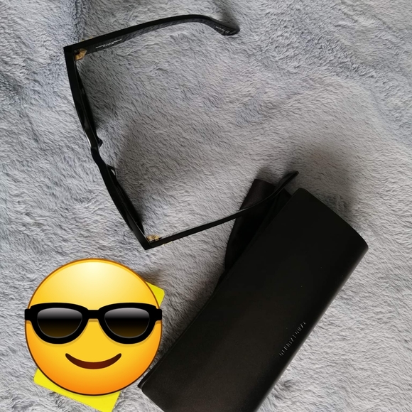 Ysl sunglasses SOLD - Picture 6 of 6